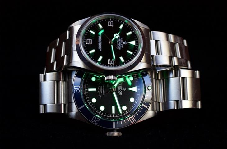 submariner rolex gold black