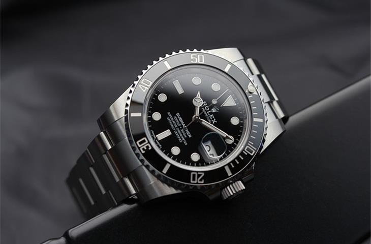 submariner rolex gold black